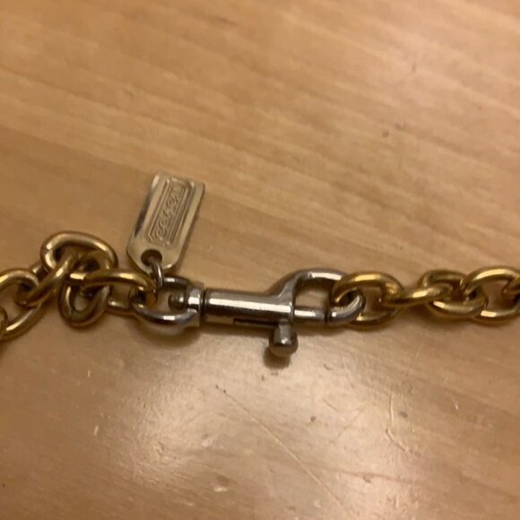 Coach pavé coral gold necklace - Picture 4 of 6